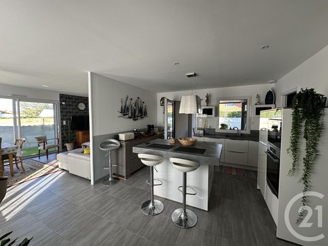 maison à vendre - 5 pièces - 121.01 m2 - LA PLAINE SUR MER - 44 - PAYS-DE-LOIRE - Century 21 Agence Du Casino