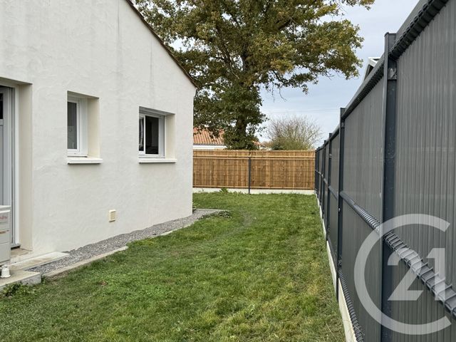 maison à louer - 4 pièces - 105.0 m2 - CHAUMES EN RETZ - 44 - PAYS-DE-LOIRE - Century 21 Agence Du Casino