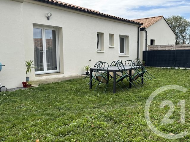 maison à louer - 4 pièces - 105.0 m2 - CHAUMES EN RETZ - 44 - PAYS-DE-LOIRE - Century 21 Agence Du Casino